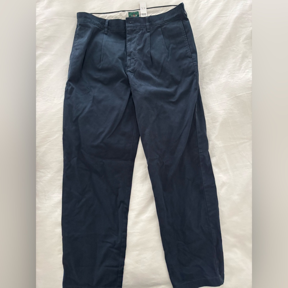 NWT Men’s J Crew Classic Double-Pleated Chino Pants - Size 34/32
